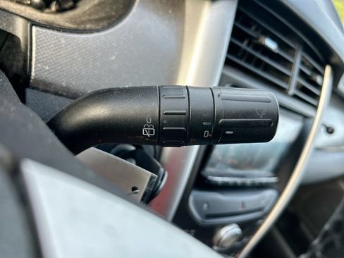 Used 2012 Ford Edge SEL FWD image 18