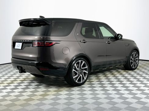 Used 2025 Land Rover Discovery Dynamic SE image 5