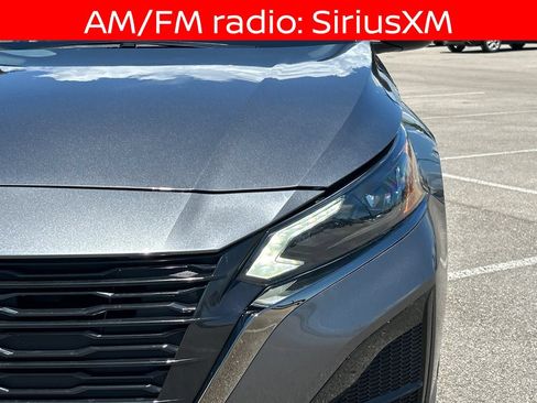 Used 2024 Nissan Altima 2.5 SV FWD image 12
