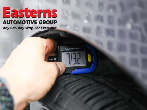 Used 2024 Kia Carnival LX image 30