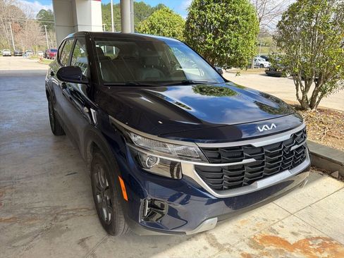 Used 2025 Kia Seltos LX image 4