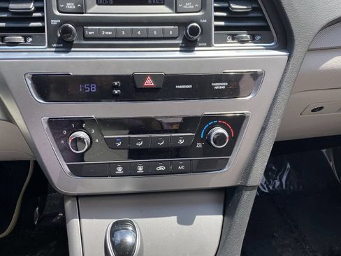 Used 2017 Hyundai Sonata SE FWD image 17