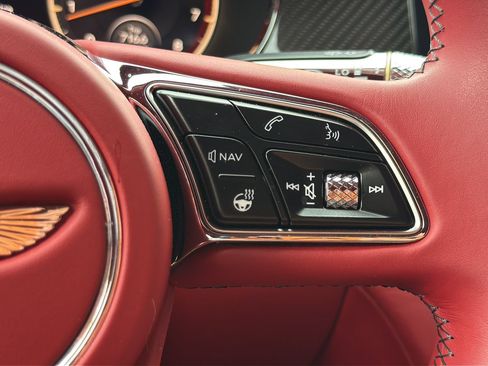 Certified 2022 Bentley Flying Spur V8 AWD/4WD image 25