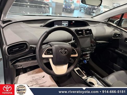 Used 2016 Toyota Prius Three FWD image 8