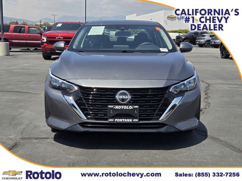 Used 2025 Nissan Sentra SV FWD image 2