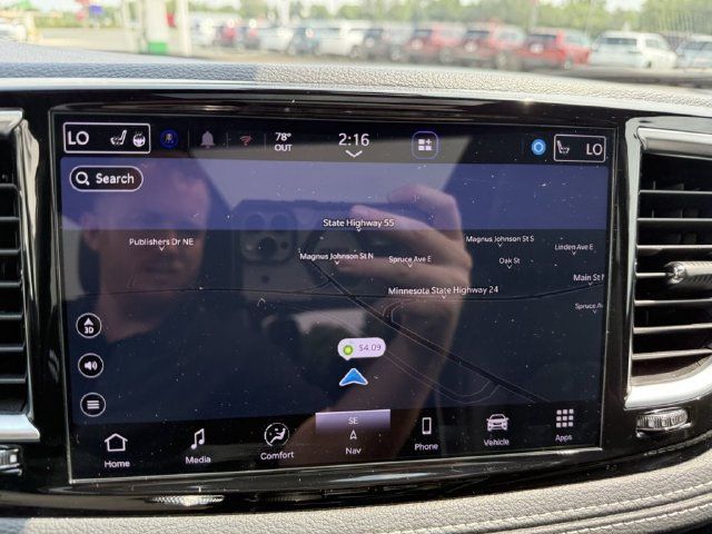 Used 2026 Chrysler Pacifica Limited FWD image 24