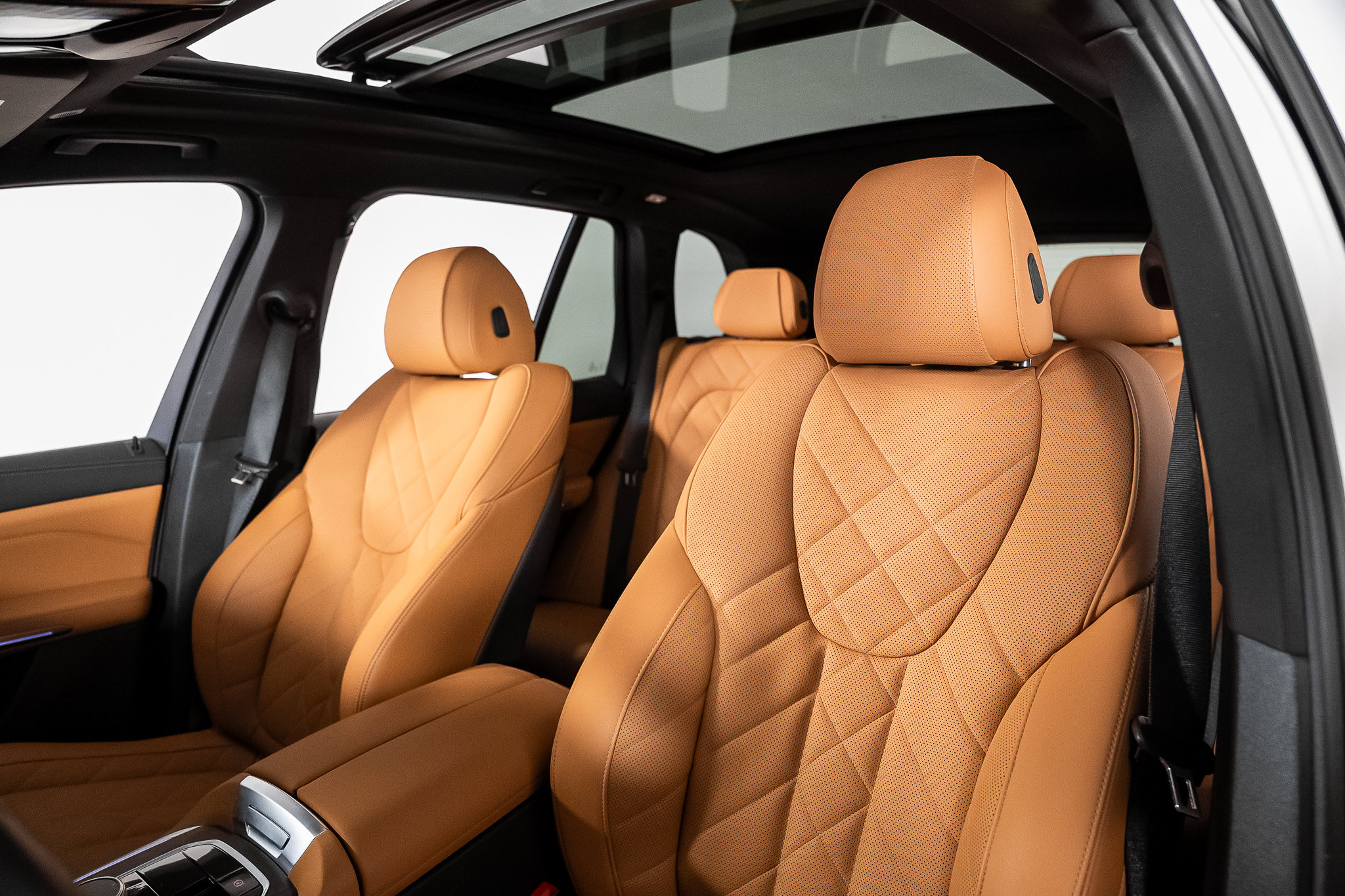 Used 2024 BMW X5 sDrive40i RWD image 3