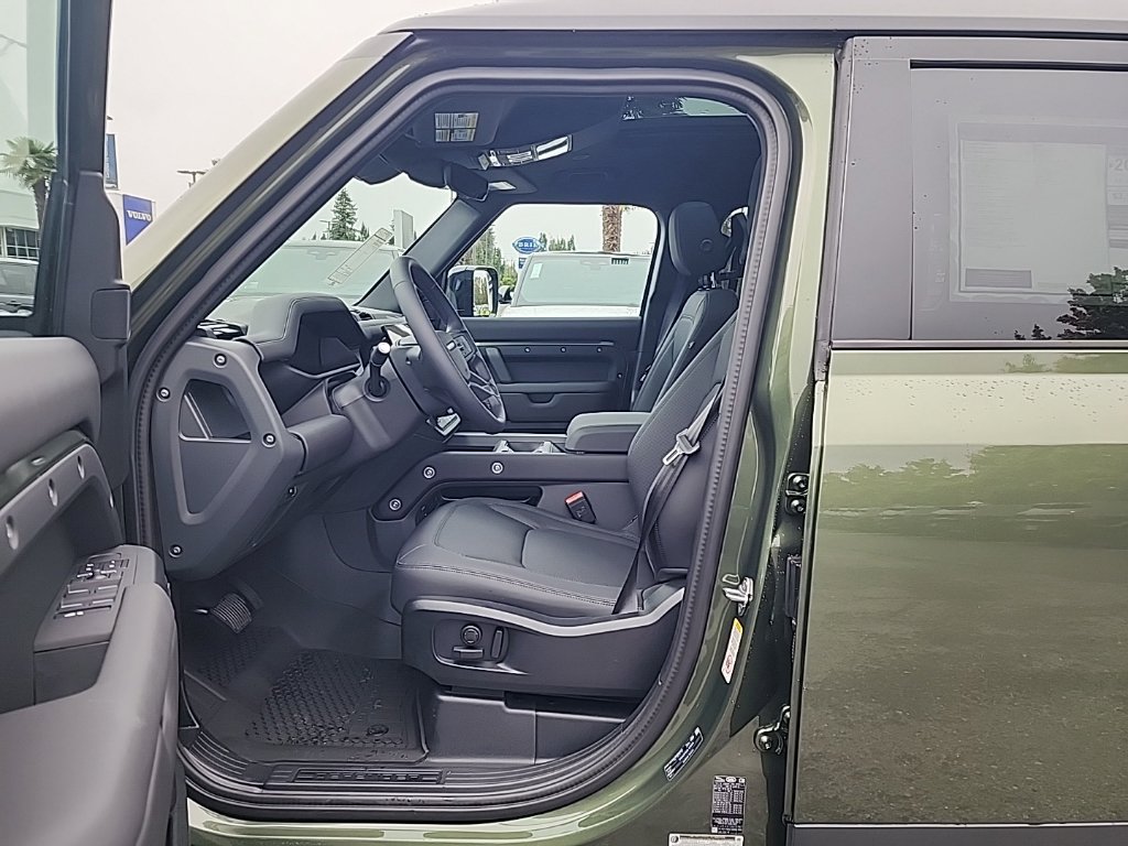 New 2026 Land Rover Defender 110 S AWD/4WD image 8