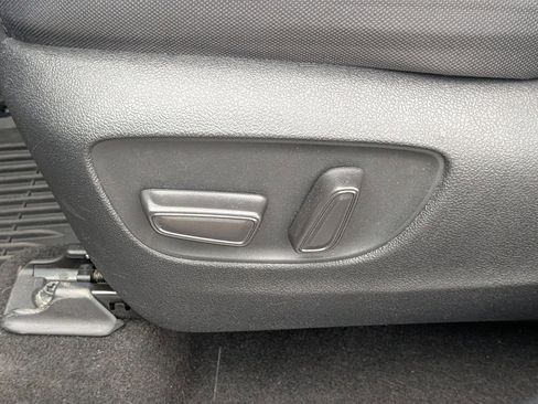 Used 2023 Toyota Highlander LE image 20