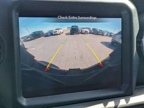 Used 2020 Jeep Wrangler Unlimited Sahara image 17