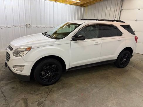Used 2017 Chevrolet Equinox LT w/ Sport Edition FWD image 5