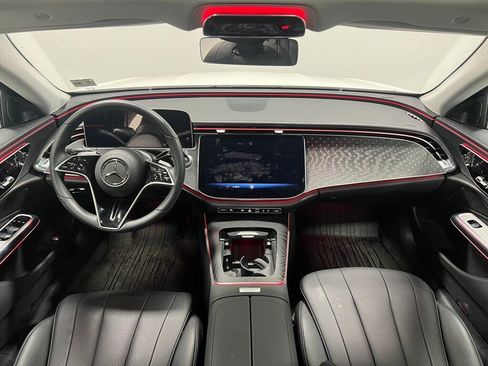 Used 2025 Mercedes-Benz E 350 4MATIC Sedan image 30