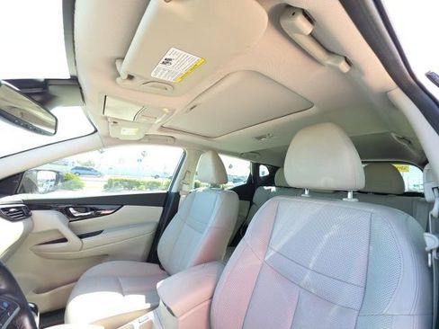 Used 2022 Nissan Rogue Sport SL w/ Premium Package image 14