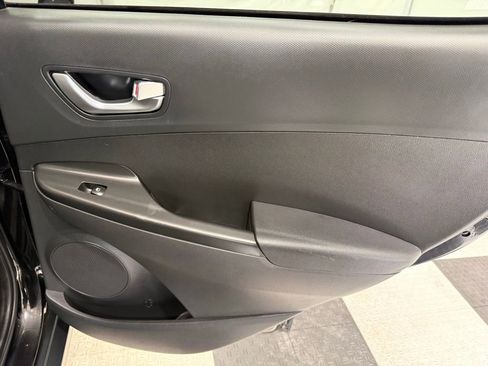 Used 2023 Hyundai Kona SE image 24