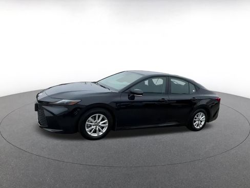 Used 2025 Toyota Camry LE image 7