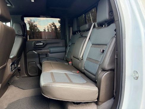 Used 2022 GMC Sierra 2500 Denali w/ Denali Ultimate Package image 16