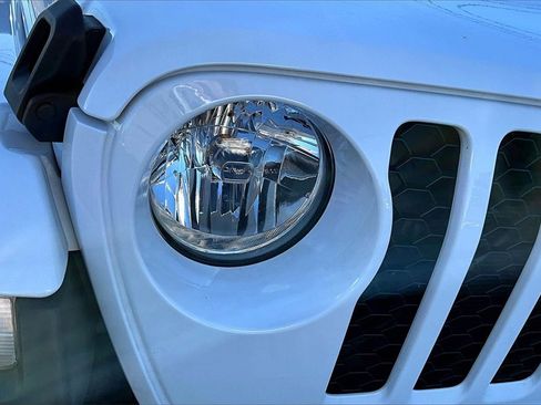 Used 2022 Jeep Gladiator Sport image 33