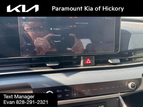 Used 2025 Kia Carnival EX FWD image 29