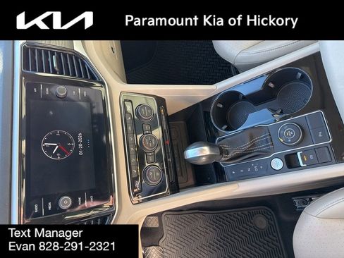 Used 2023 Volkswagen Atlas SE image 25