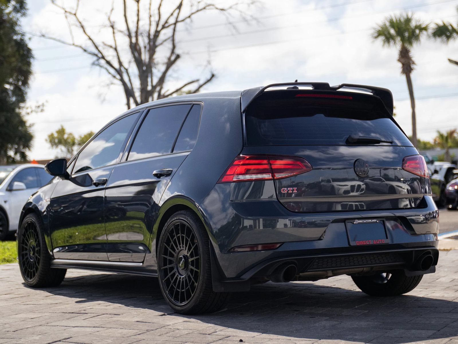 Used 2020 Volkswagen GTI SE FWD image 9