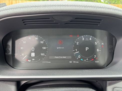 Used 2025 Land Rover Discovery Dynamic SE AWD/4WD image 24