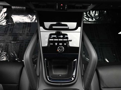 New 2026 Porsche Cayenne AWD/4WD image 13
