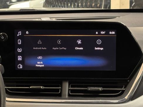 Used 2025 Chevrolet Trax LT FWD image 20