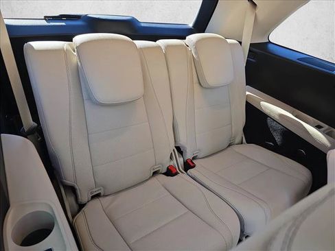 Used 2021 Mercedes-Benz GLS 450 4MATIC image 13