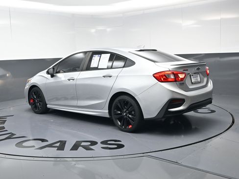 Used 2018 Chevrolet Cruze LT w/ Redline Edition image 7