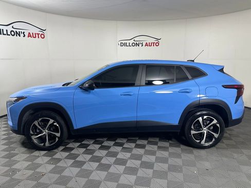 Used 2024 Chevrolet Trax RS w/ Driver Confidence Package FWD image 3