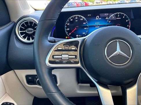 Used 2023 Mercedes-Benz GLB 250 4MATIC image 20