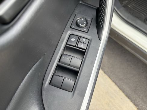 Used 2024 Toyota RAV4 LE FWD image 31