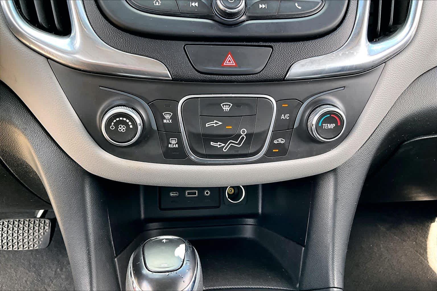 Used 2020 Chevrolet Equinox LS FWD image 32