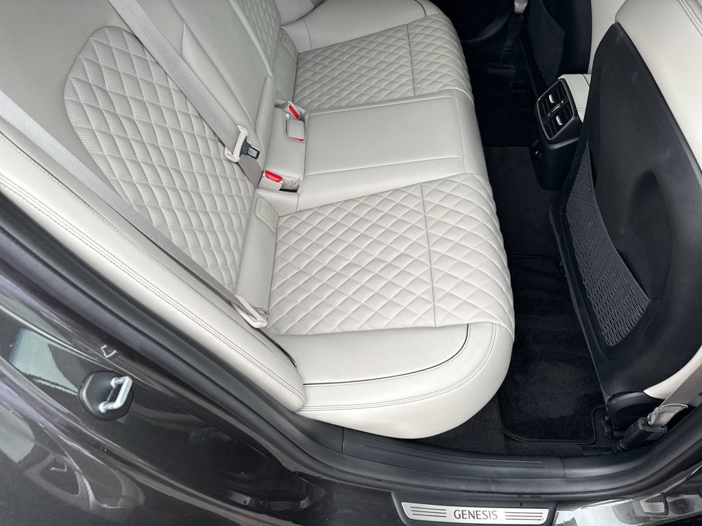 Used 2023 Genesis G70 3.3T w/ Sport Prestige Package RWD image 33