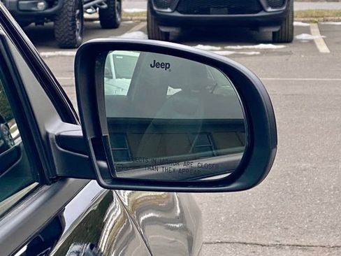 New 2026 Jeep Compass Latitude image 13