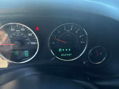 Used 2017 Jeep Wrangler Sahara w/ Quick Order Package 24E Chief AWD/4WD image 27