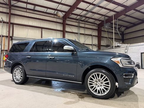 Used 2022 Ford Expedition Max Platinum AWD/4WD image 3