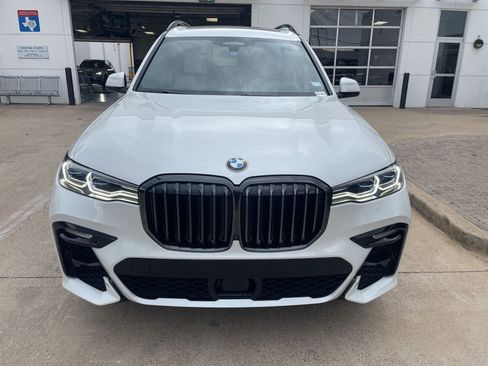 Certified 2022 BMW X7 M50i image 2