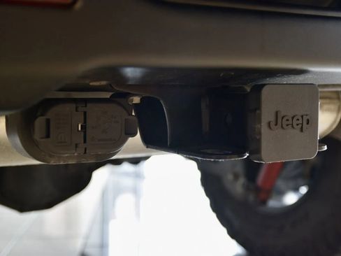 Used 2023 Jeep Wrangler Unlimited Rubicon 4xe AWD/4WD image 11