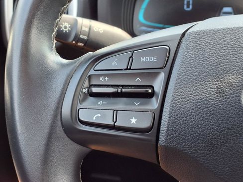 Used 2025 Hyundai Venue SEL FWD image 15