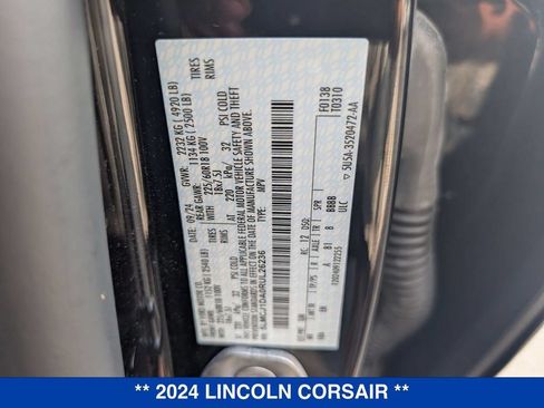Used 2024 Lincoln Corsair AWD image 37