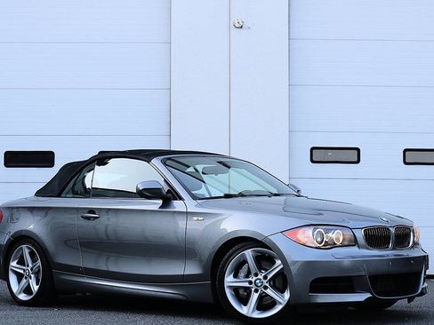 Used 2011 BMW 135i Convertible image 1