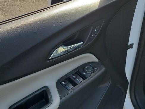 Used 2021 Chevrolet Equinox LS w/ LS Convenience Package FWD image 21