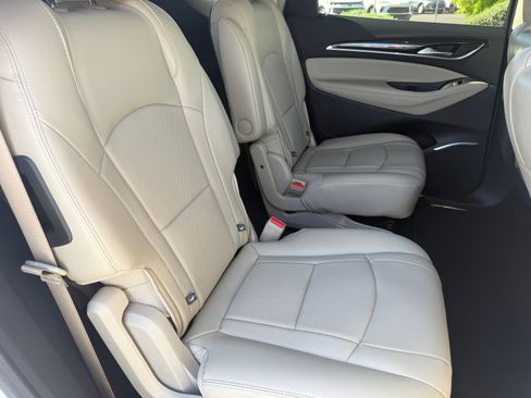 Used 2018 Buick Enclave Essence image 28