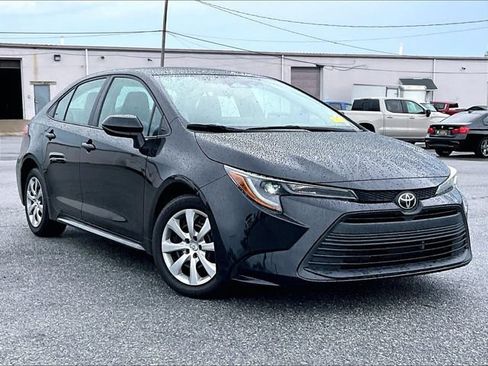 Used 2023 Toyota Corolla LE FWD image 1