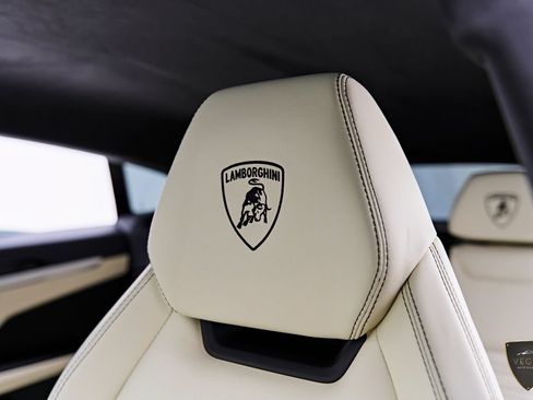 Used 2026 Lamborghini Urus SE AWD/4WD image 60