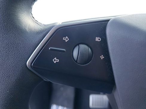 Used 2024 Tesla Cybertruck AWD Crew Cab image 38