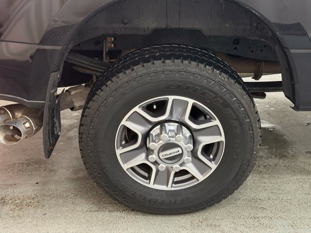 Used 2022 Ford F250 Platinum w/ FX4 Off-Road Package AWD/4WD image 35