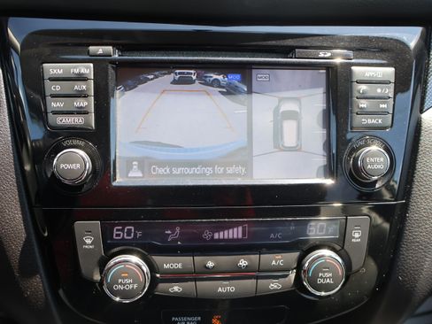 Used 2016 Nissan Rogue SL w/ SL Premium Package AWD/4WD image 26