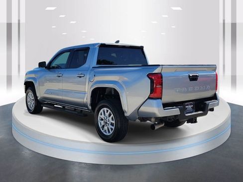 Used 2024 Toyota Tacoma SR5 RWD image 4
